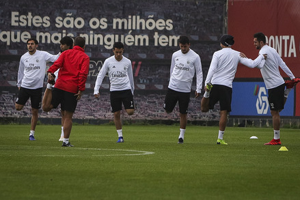 Treino e Conferncia de Imprensa do Benfica