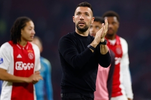 L'allenatore dell'Ajax si dimette dopo aver perso il titolo contro il PSV