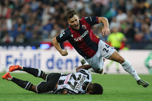 Lazio e Bologna mancano l'assalto alla zona Champions; Cagliari in fuga dalla retrocessione