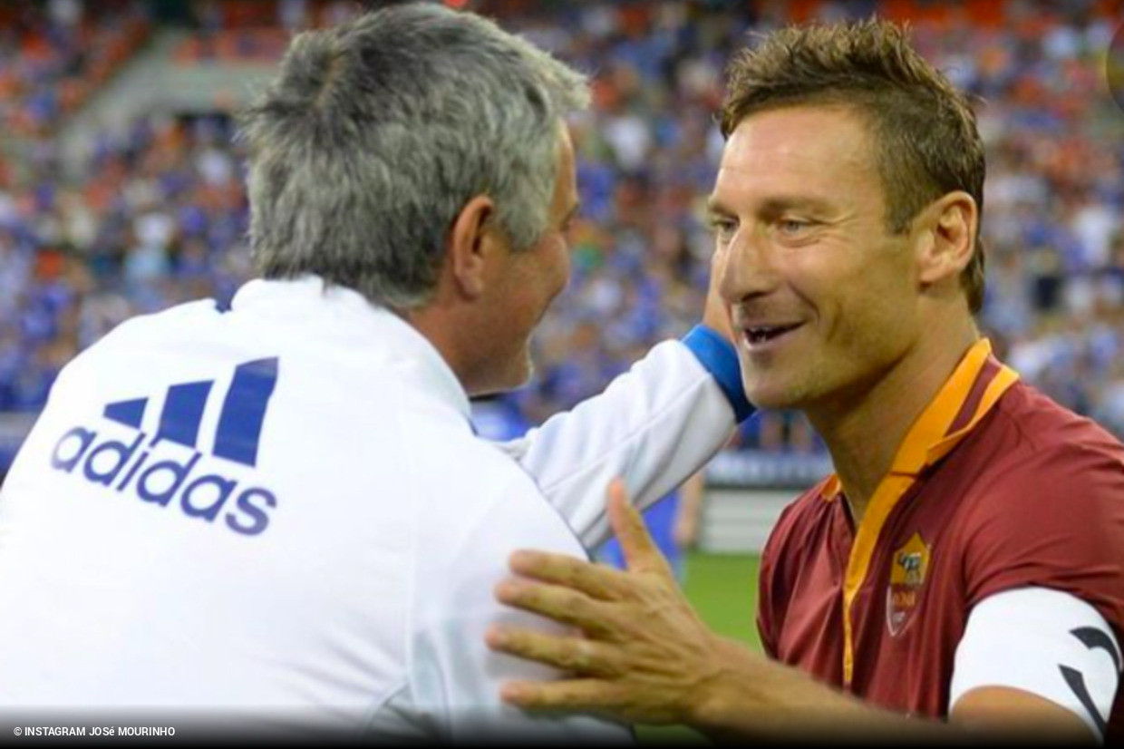 Francesco Totti, idolo della Roma, ha lodato José Mourinho, affermando che  gli piacerebbe lavorare con lui nei giallorossi in futuro 